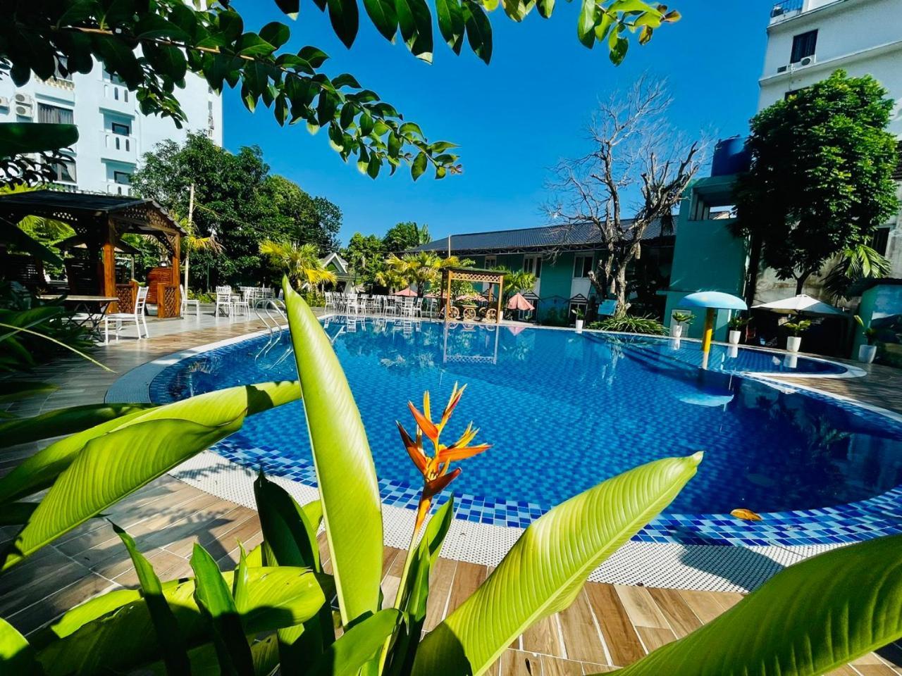 Minh Chau Beach Resort กว่างนิงห์ ภายนอก รูปภาพ