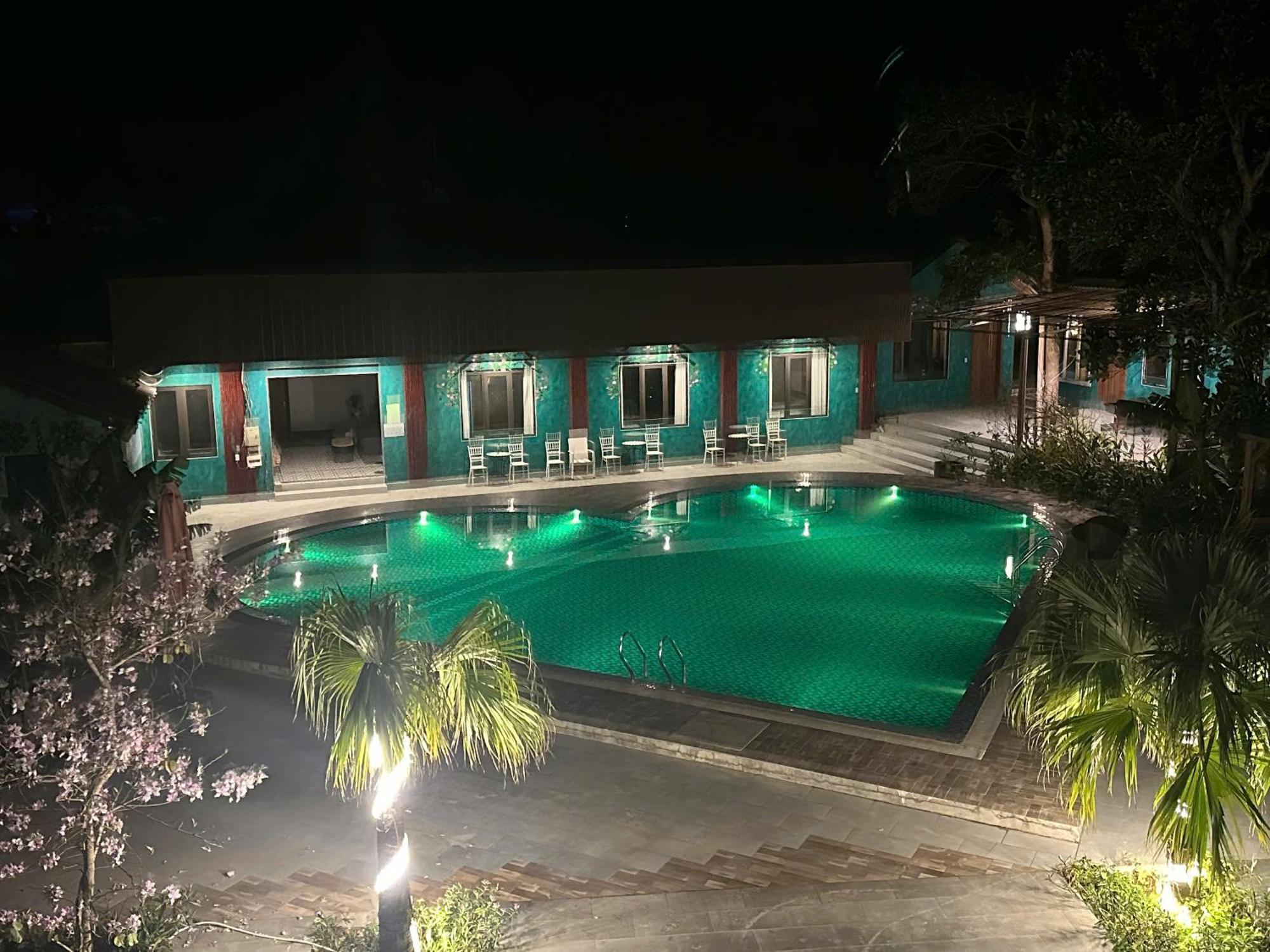 Minh Chau Beach Resort กว่างนิงห์ ภายนอก รูปภาพ